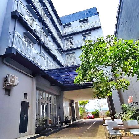 Votel Hotel Charis Tuban Tuban  Exteriör bild