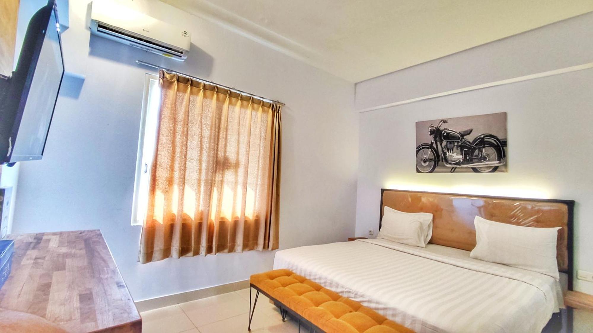 Votel Hotel Charis Tuban Tuban  Exteriör bild